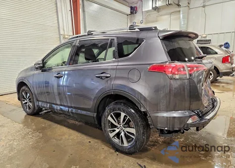 2017 Toyota Rav4 Xle z USA, uszkodzony, nr VIN JTMRFREV0HJ168774